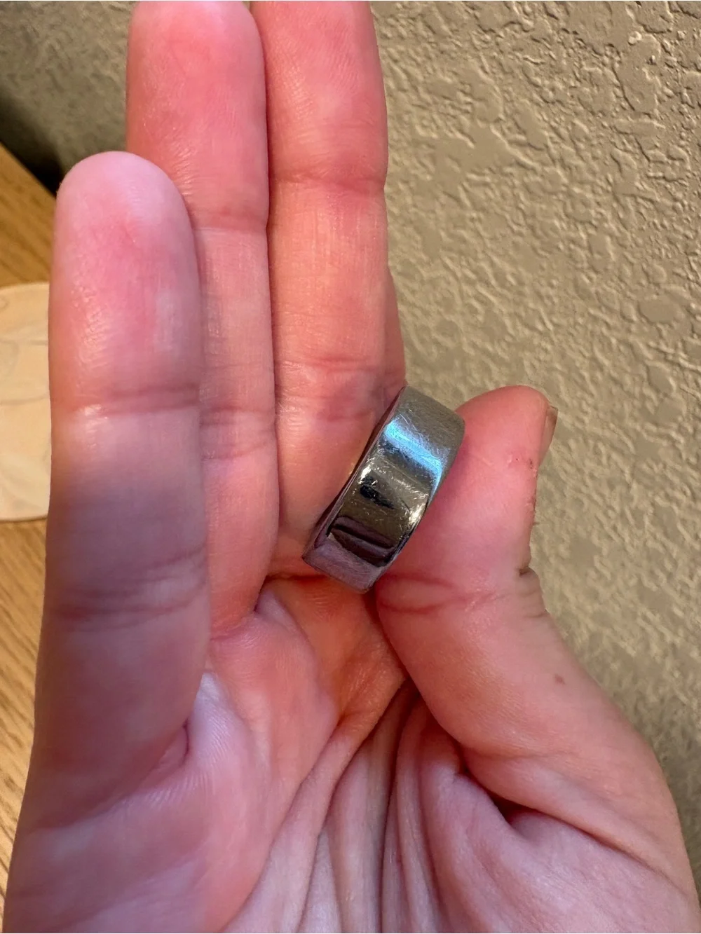 Oura Silver Ring + Magnetic Charging Dock with Green LED